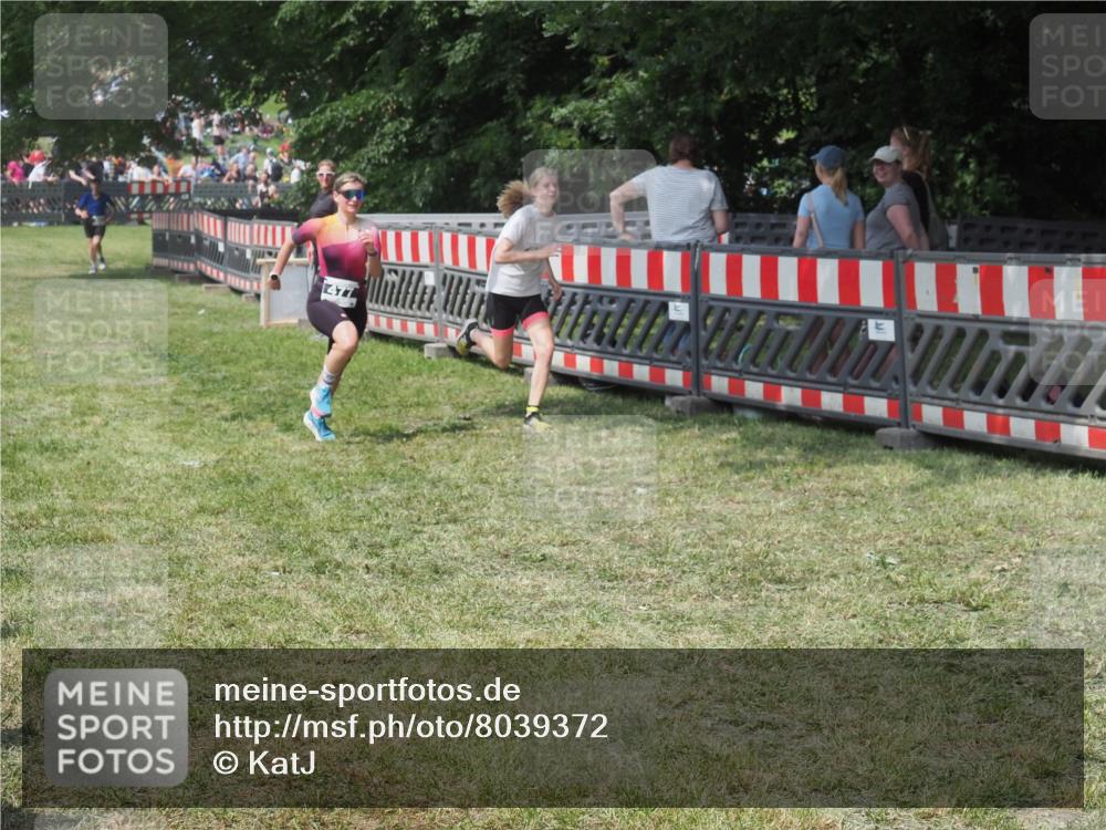 15.06.2025 - 27. Vierlanden-Triathlon KatJ http://msf.ph/oto/8039372 15.06.2025 11:35:54 Schwimmen  meine-sportfotos.de