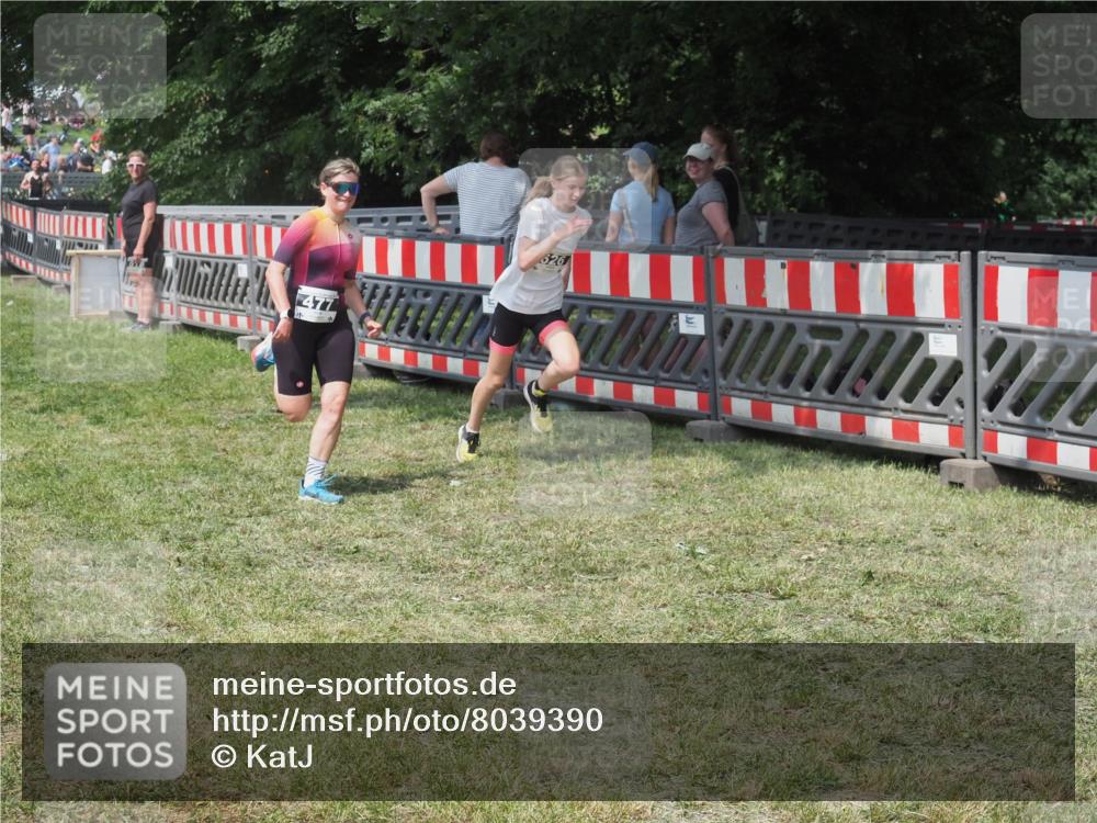 15.06.2025 - 27. Vierlanden-Triathlon KatJ http://msf.ph/oto/8039390 15.06.2025 11:35:54 Schwimmen  meine-sportfotos.de