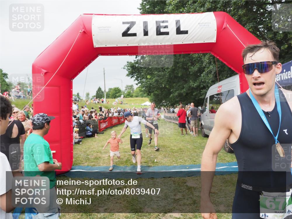 21.06.2025 - 27. Vierlanden-Triathlon MichiJ http://msf.ph/oto/8039407 15.06.2026 13:20:33 Ziel 641, 678, 688, 694, 709, 741 meine-sportfotos.de