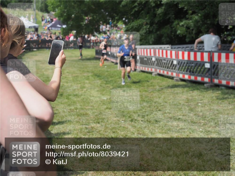 15.06.2025 - 27. Vierlanden-Triathlon KatJ http://msf.ph/oto/8039421 15.06.2025 11:35:59 Schwimmen  meine-sportfotos.de
