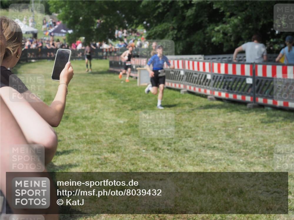 15.06.2025 - 27. Vierlanden-Triathlon KatJ http://msf.ph/oto/8039432 15.06.2025 11:35:59 Schwimmen  meine-sportfotos.de