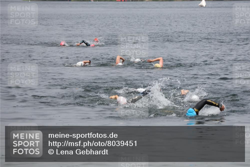 21.06.2025 - 27. Vierlanden-Triathlon Lena Gebhardt http://msf.ph/oto/8039451 15.06.2025 12:35:09 Schwimmen  meine-sportfotos.de