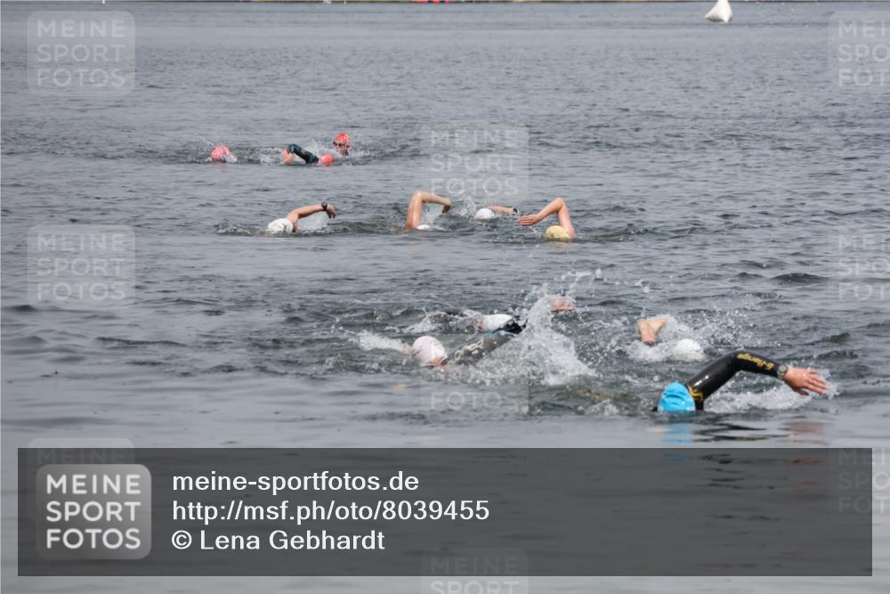 21.06.2025 - 27. Vierlanden-Triathlon Lena Gebhardt http://msf.ph/oto/8039455 15.06.2025 12:35:09 Schwimmen  meine-sportfotos.de