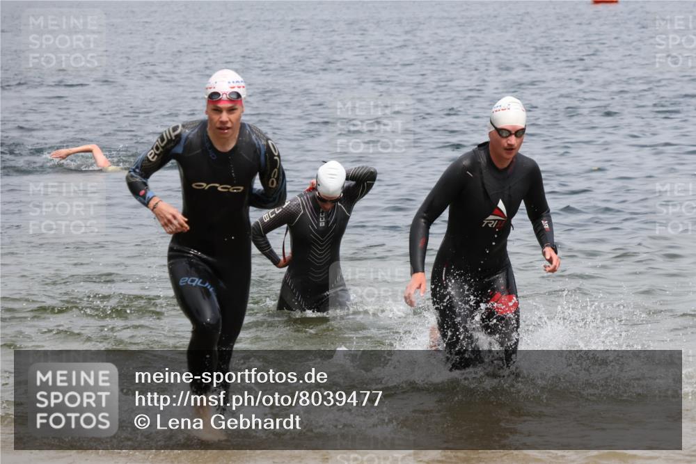 21.06.2025 - 27. Vierlanden-Triathlon Lena Gebhardt http://msf.ph/oto/8039477 15.06.2025 12:35:25 Schwimmen 1093, 1094, 1095, 1096 meine-sportfotos.de