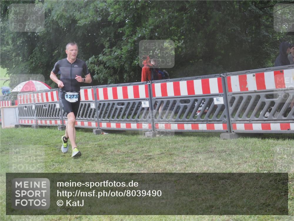 21.06.2025 - 27. Vierlanden-Triathlon KatJ http://msf.ph/oto/8039490 15.06.2025 14:23:15 Ziel 1273 meine-sportfotos.de