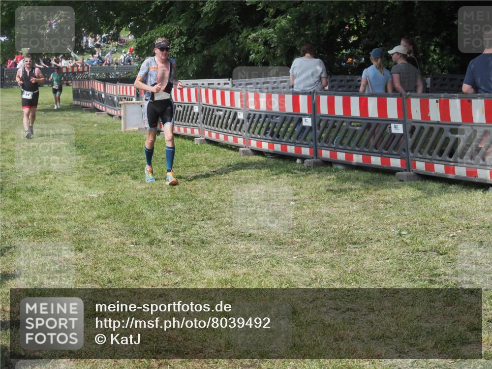15.06.2025 - 27. Vierlanden-Triathlon KatJ http://msf.ph/oto/8039492 15.06.2025 11:36:08 Schwimmen  meine-sportfotos.de