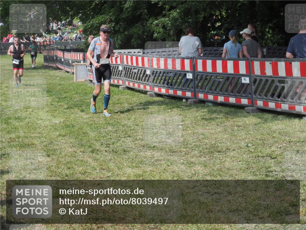 15.06.2025 - 27. Vierlanden-Triathlon KatJ http://msf.ph/oto/8039497 15.06.2025 11:36:08 Schwimmen  meine-sportfotos.de