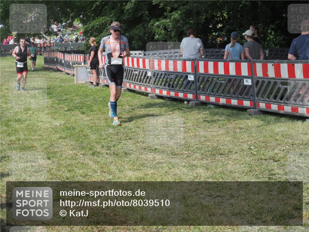 15.06.2025 - 27. Vierlanden-Triathlon KatJ http://msf.ph/oto/8039510 15.06.2025 11:36:09 Schwimmen  meine-sportfotos.de