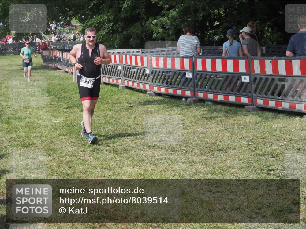 15.06.2025 - 27. Vierlanden-Triathlon KatJ http://msf.ph/oto/8039514 15.06.2025 11:36:12 Schwimmen  meine-sportfotos.de