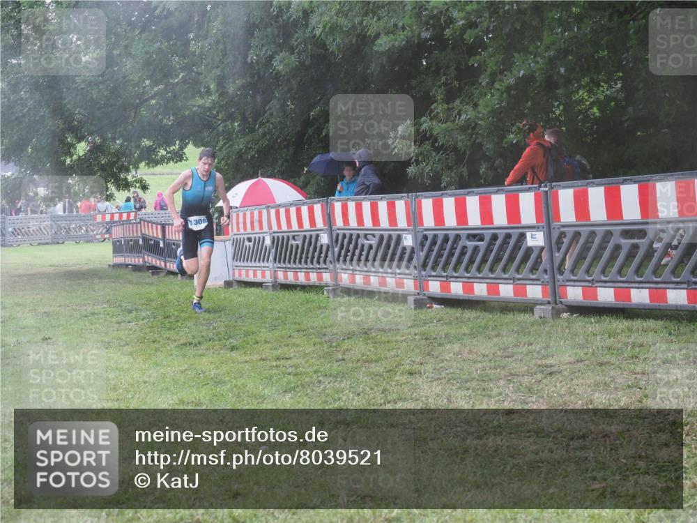 21.06.2025 - 27. Vierlanden-Triathlon KatJ http://msf.ph/oto/8039521 15.06.2025 14:23:33 Ziel 1247, 1308 meine-sportfotos.de