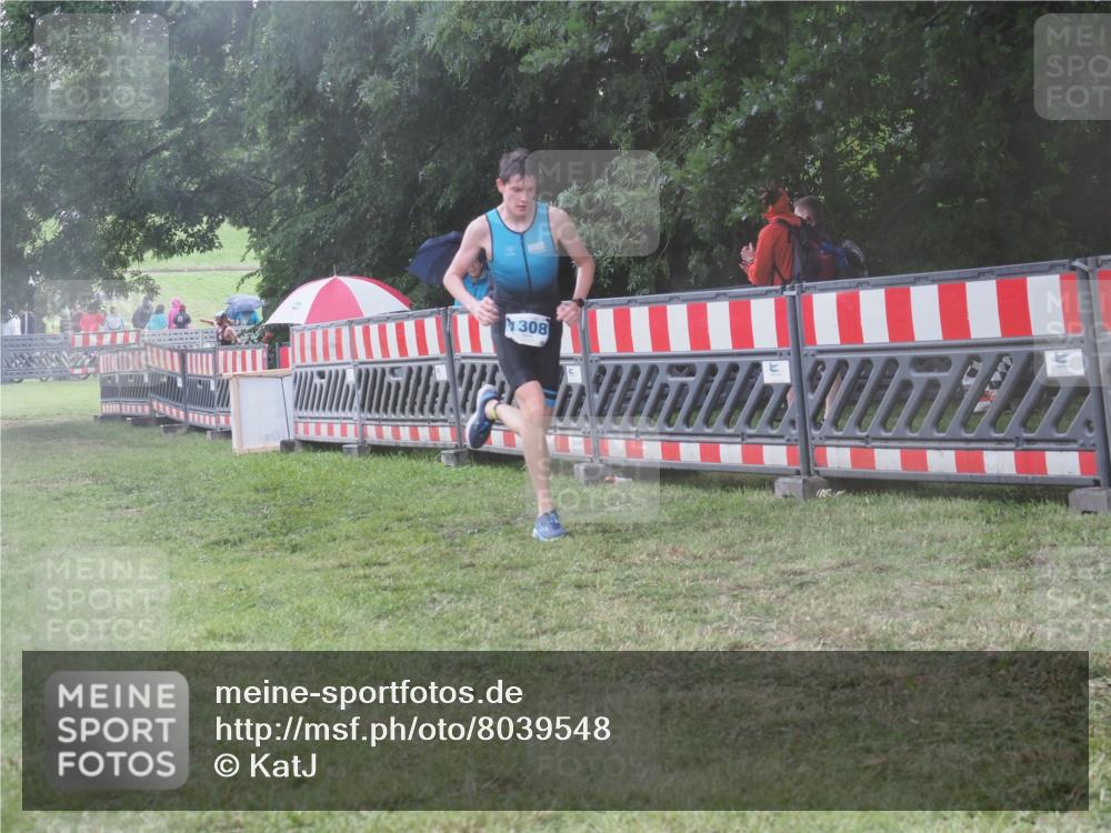 21.06.2025 - 27. Vierlanden-Triathlon KatJ http://msf.ph/oto/8039548 15.06.2025 14:23:34 Ziel 1247, 1308 meine-sportfotos.de