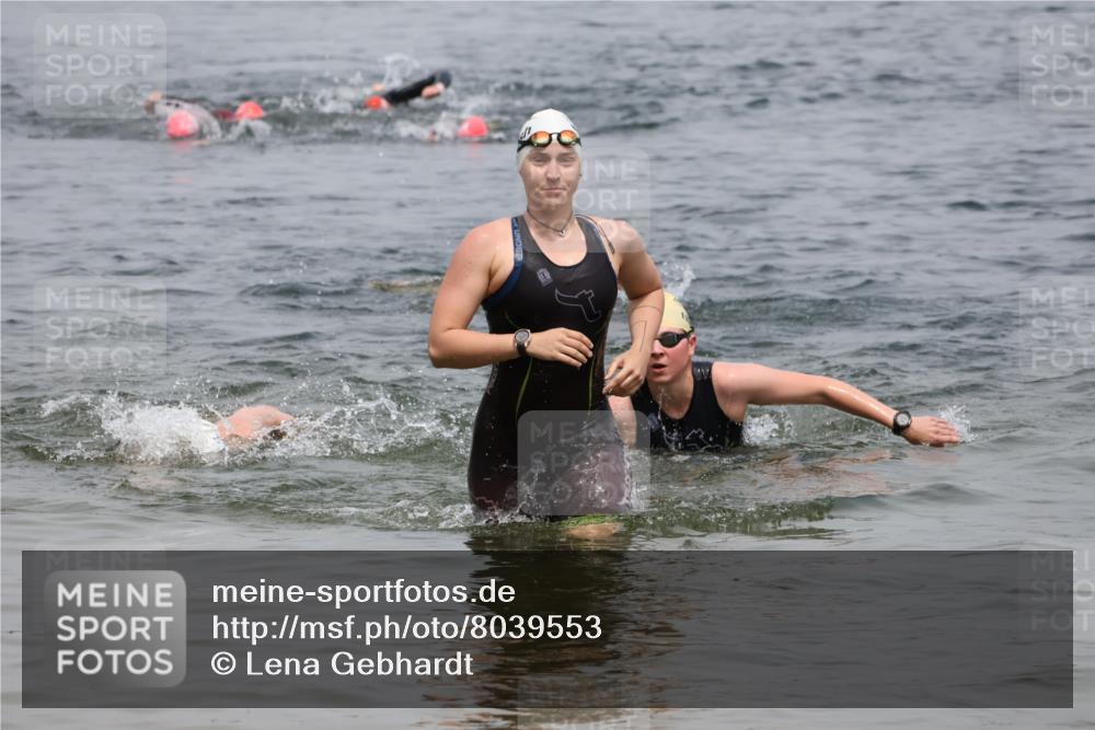 21.06.2025 - 27. Vierlanden-Triathlon Lena Gebhardt http://msf.ph/oto/8039553 15.06.2025 12:35:37 Schwimmen 1081, 1082, 1093, 1094, 1095, 1096 meine-sportfotos.de