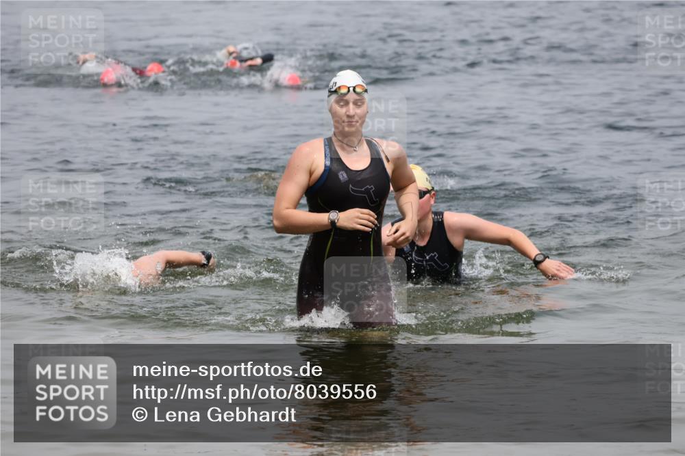 21.06.2025 - 27. Vierlanden-Triathlon Lena Gebhardt http://msf.ph/oto/8039556 15.06.2025 12:35:37 Schwimmen 1081, 1082, 1093, 1094, 1095, 1096 meine-sportfotos.de