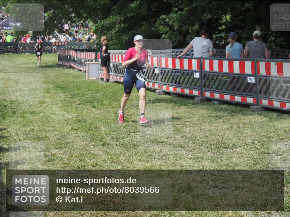 15.06.2025 - 27. Vierlanden-Triathlon KatJ http://msf.ph/oto/8039566 15.06.2025 11:36:22 Schwimmen  meine-sportfotos.de