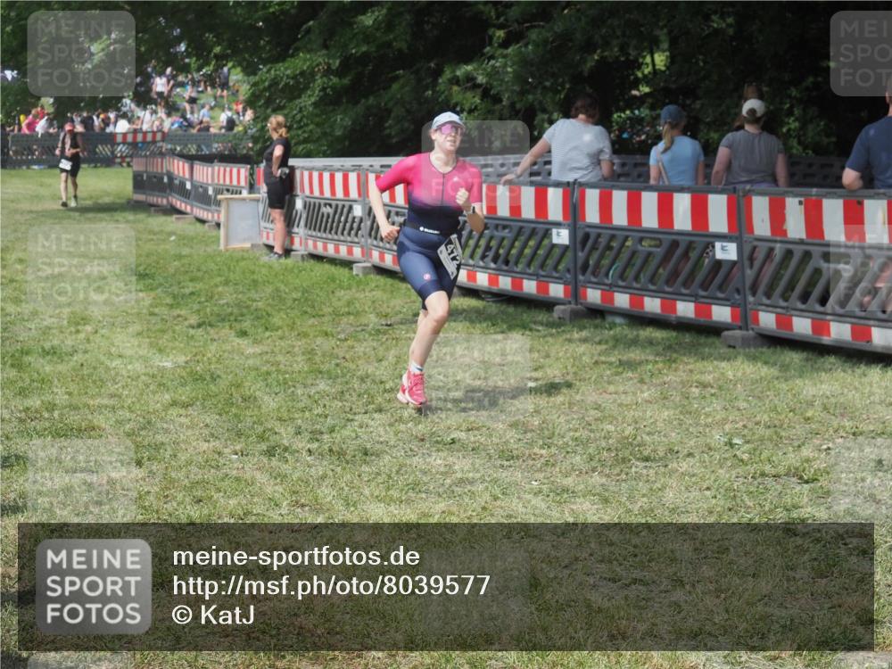 15.06.2025 - 27. Vierlanden-Triathlon KatJ http://msf.ph/oto/8039577 15.06.2025 11:36:22 Schwimmen  meine-sportfotos.de