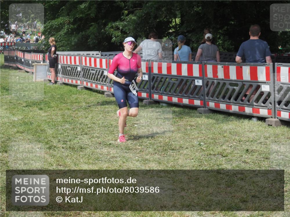 15.06.2025 - 27. Vierlanden-Triathlon KatJ http://msf.ph/oto/8039586 15.06.2025 11:36:22 Schwimmen  meine-sportfotos.de