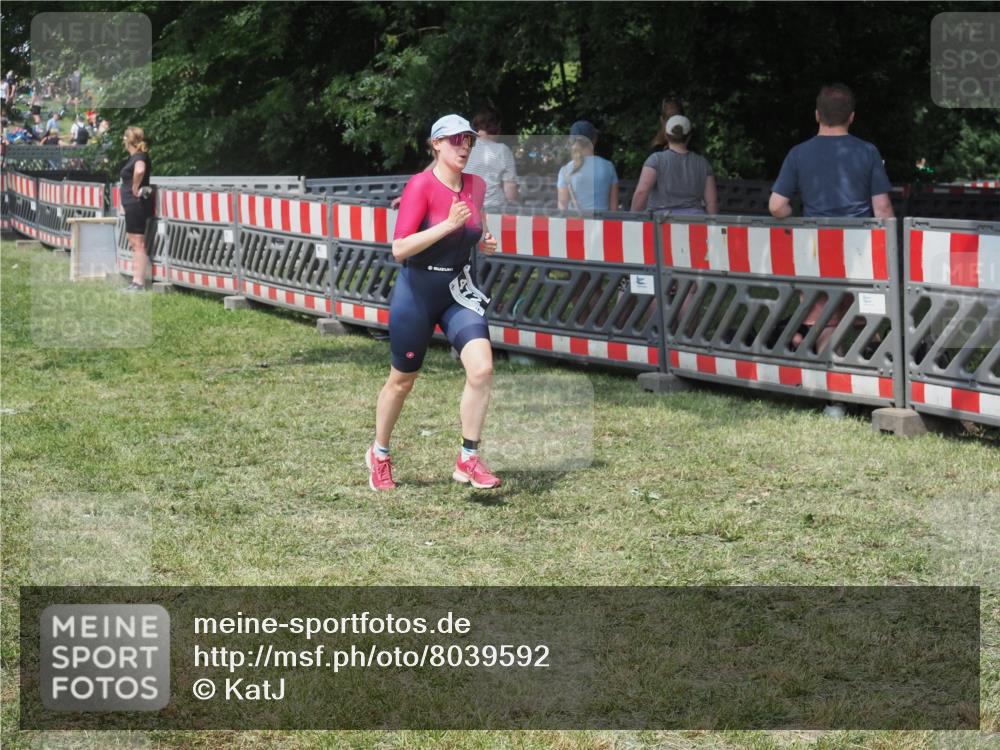 15.06.2025 - 27. Vierlanden-Triathlon KatJ http://msf.ph/oto/8039592 15.06.2025 11:36:22 Schwimmen  meine-sportfotos.de