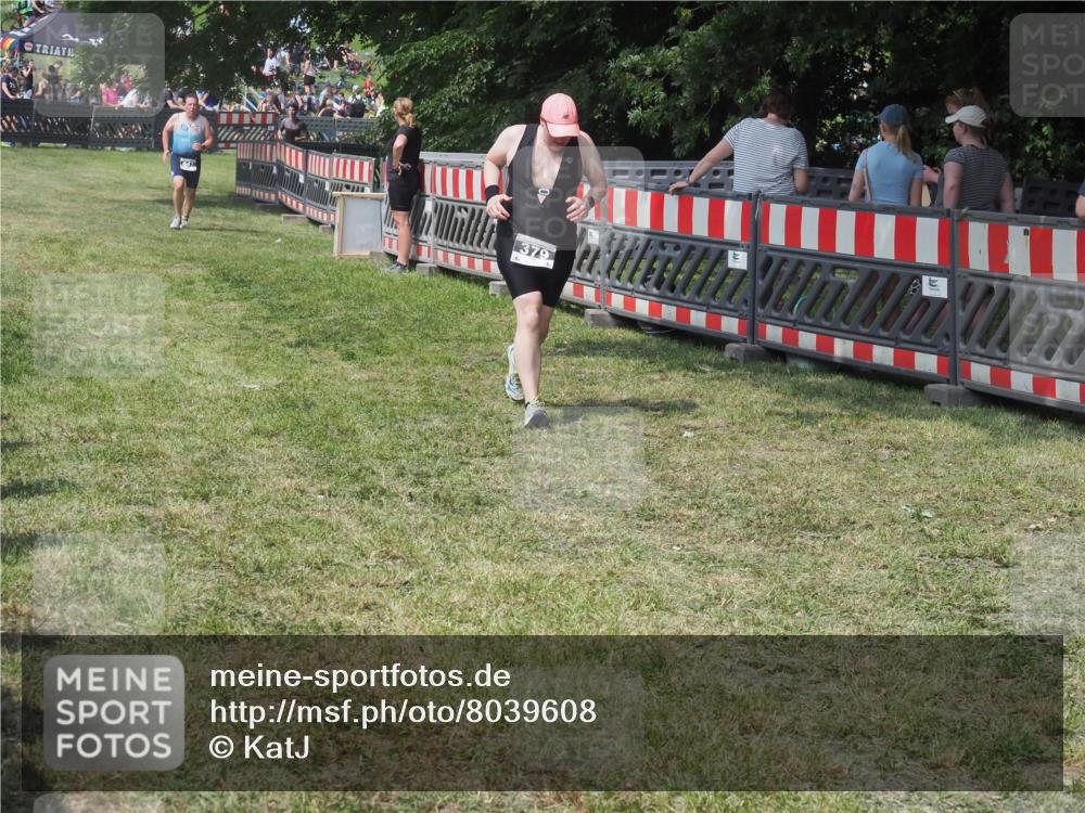 15.06.2025 - 27. Vierlanden-Triathlon KatJ http://msf.ph/oto/8039608 15.06.2025 11:36:31 Schwimmen  meine-sportfotos.de