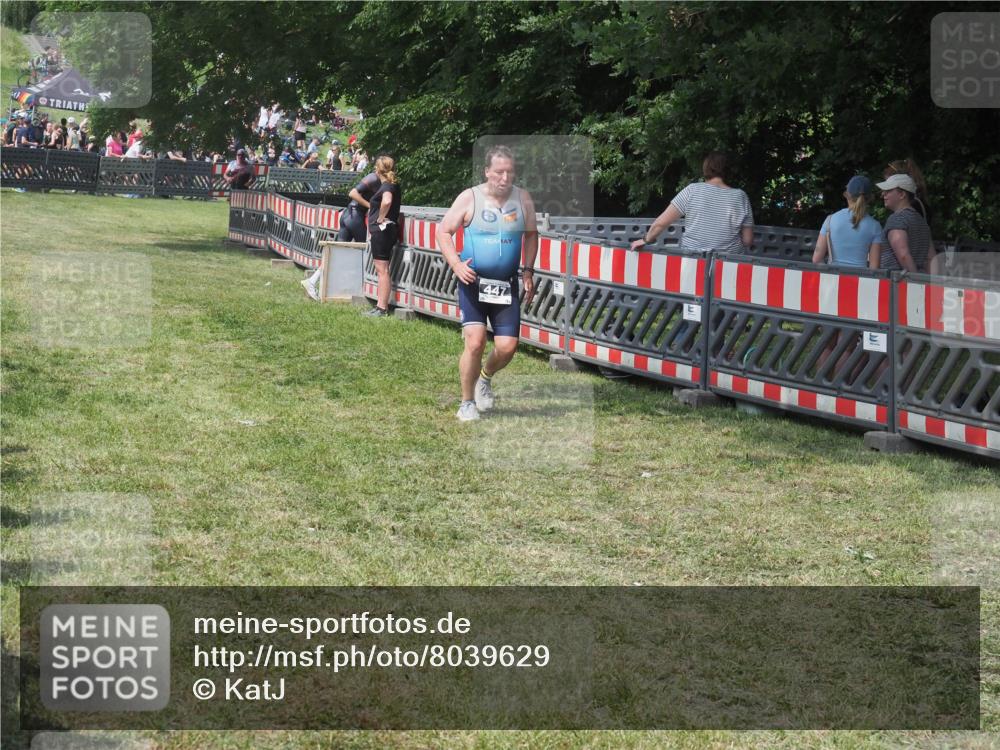15.06.2025 - 27. Vierlanden-Triathlon KatJ http://msf.ph/oto/8039629 15.06.2025 11:36:38 Schwimmen  meine-sportfotos.de