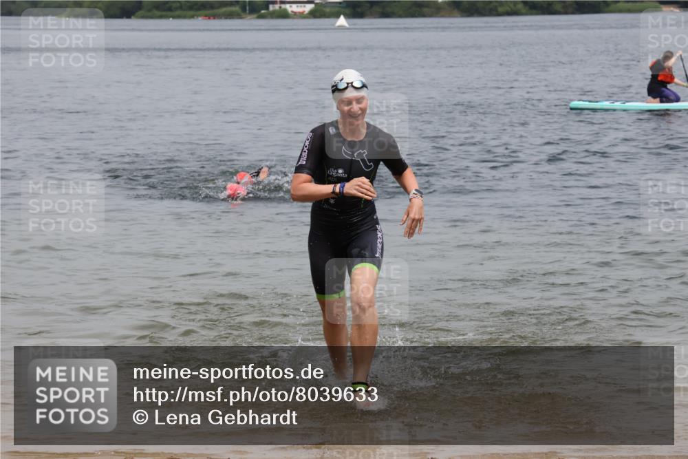 21.06.2025 - 27. Vierlanden-Triathlon Lena Gebhardt http://msf.ph/oto/8039633 15.06.2025 12:35:50 Schwimmen 1081, 1082, 1083, 1084 meine-sportfotos.de
