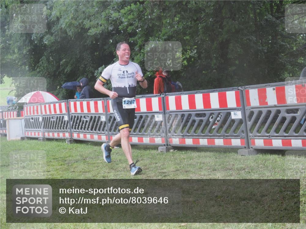 21.06.2025 - 27. Vierlanden-Triathlon KatJ http://msf.ph/oto/8039646 15.06.2025 14:23:48 Ziel 1267, 1300 meine-sportfotos.de