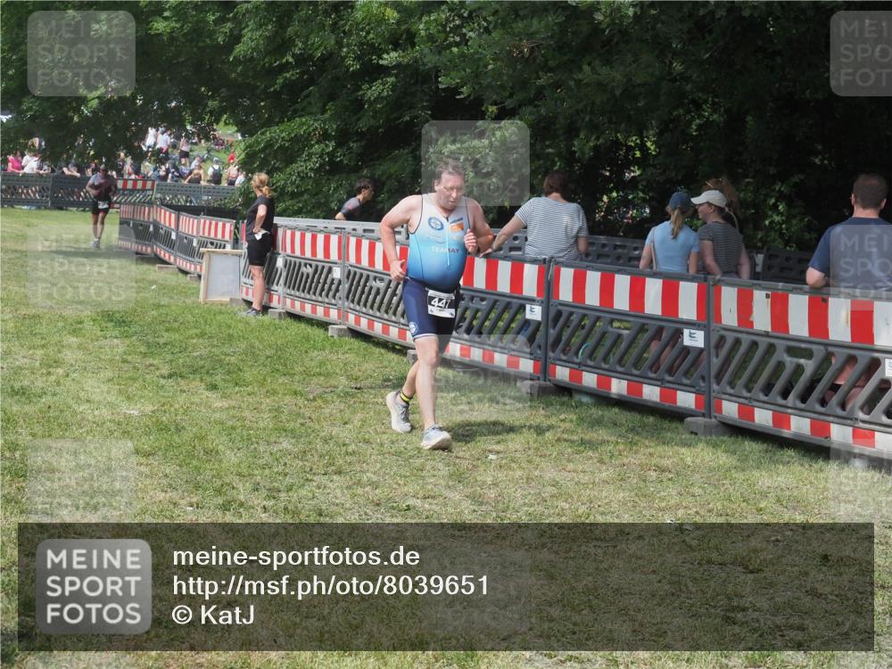 15.06.2025 - 27. Vierlanden-Triathlon KatJ http://msf.ph/oto/8039651 15.06.2025 11:36:39 Schwimmen  meine-sportfotos.de