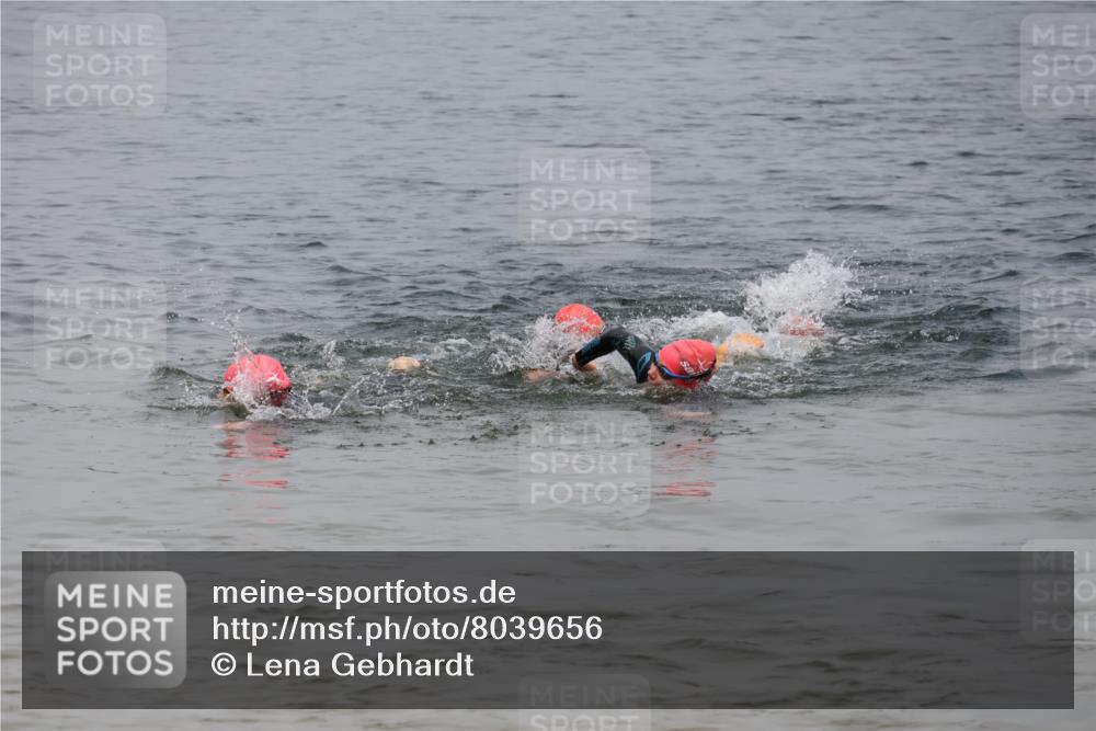 21.06.2025 - 27. Vierlanden-Triathlon Lena Gebhardt http://msf.ph/oto/8039656 15.06.2025 12:35:54 Schwimmen 1081, 1082, 1083, 1084 meine-sportfotos.de