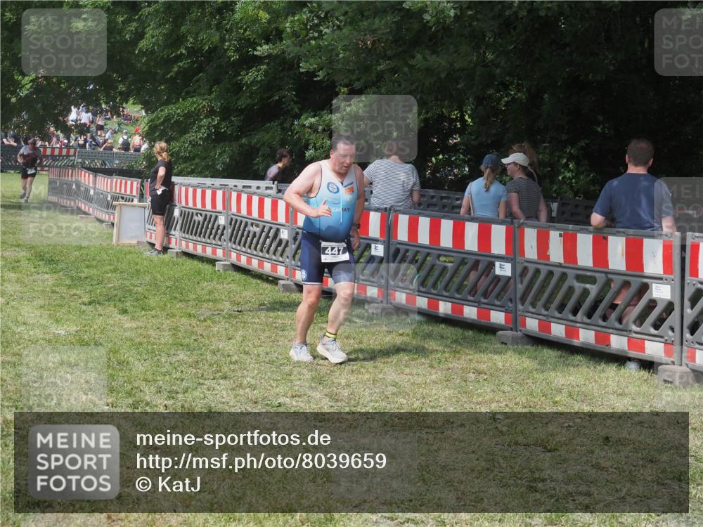 15.06.2025 - 27. Vierlanden-Triathlon KatJ http://msf.ph/oto/8039659 15.06.2025 11:36:39 Schwimmen  meine-sportfotos.de