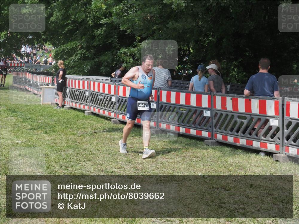 15.06.2025 - 27. Vierlanden-Triathlon KatJ http://msf.ph/oto/8039662 15.06.2025 11:36:39 Schwimmen  meine-sportfotos.de