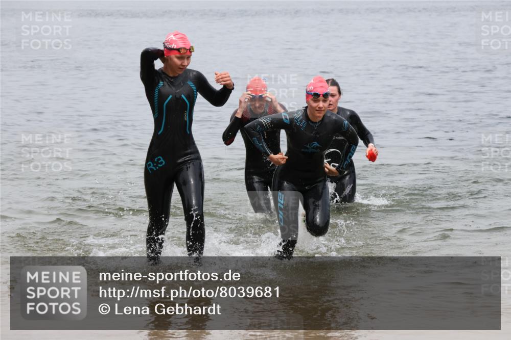 21.06.2025 - 27. Vierlanden-Triathlon Lena Gebhardt http://msf.ph/oto/8039681 15.06.2025 12:36:02 Schwimmen 1083, 1089, 1090, 1091, 1092 meine-sportfotos.de
