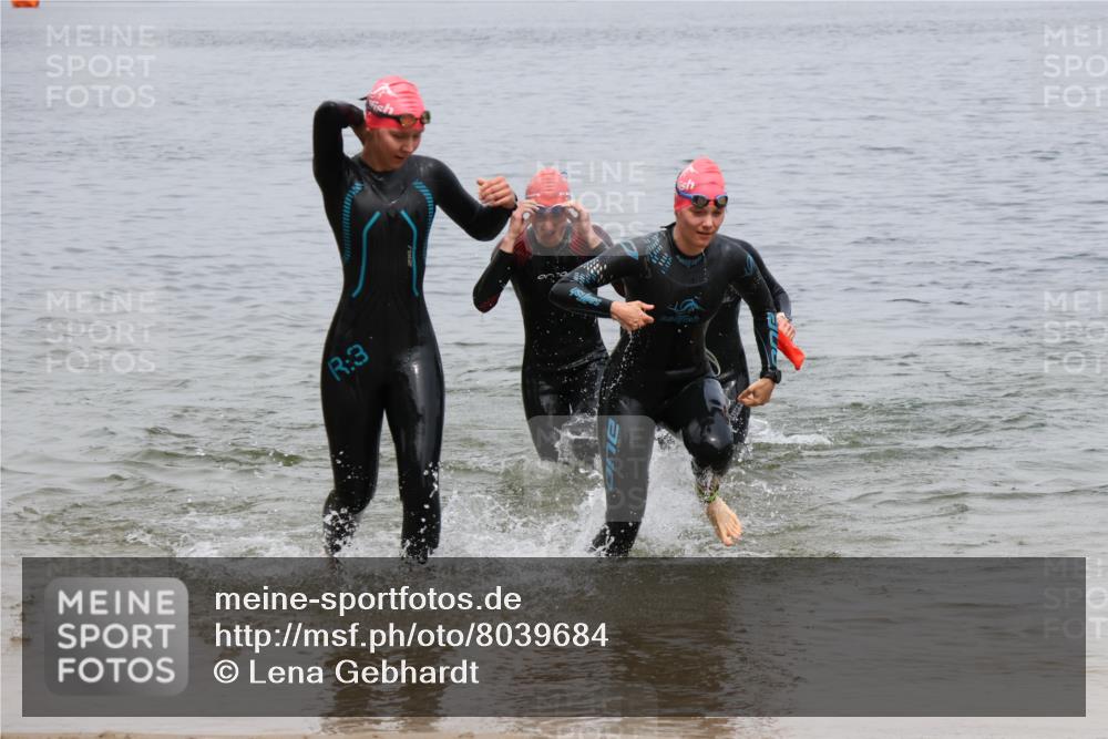 21.06.2025 - 27. Vierlanden-Triathlon Lena Gebhardt http://msf.ph/oto/8039684 15.06.2025 12:36:02 Schwimmen 1083, 1089, 1090, 1091, 1092 meine-sportfotos.de