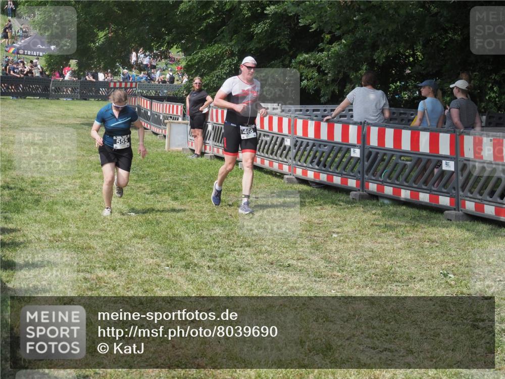 15.06.2025 - 27. Vierlanden-Triathlon KatJ http://msf.ph/oto/8039690 15.06.2025 11:36:50 Schwimmen  meine-sportfotos.de
