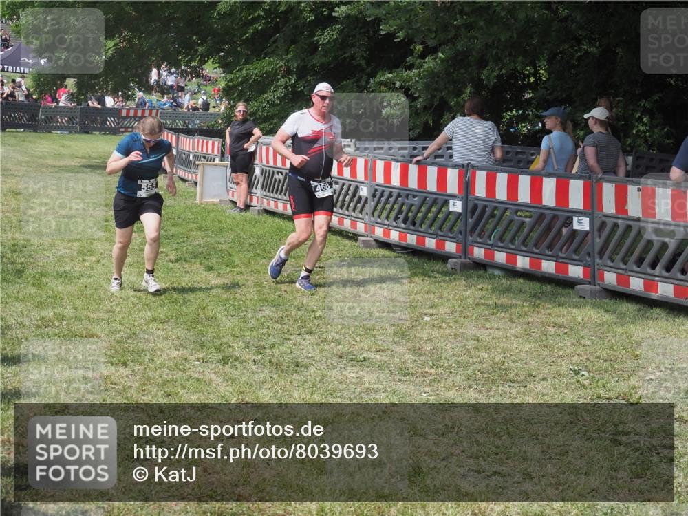 15.06.2025 - 27. Vierlanden-Triathlon KatJ http://msf.ph/oto/8039693 15.06.2025 11:36:50 Schwimmen  meine-sportfotos.de