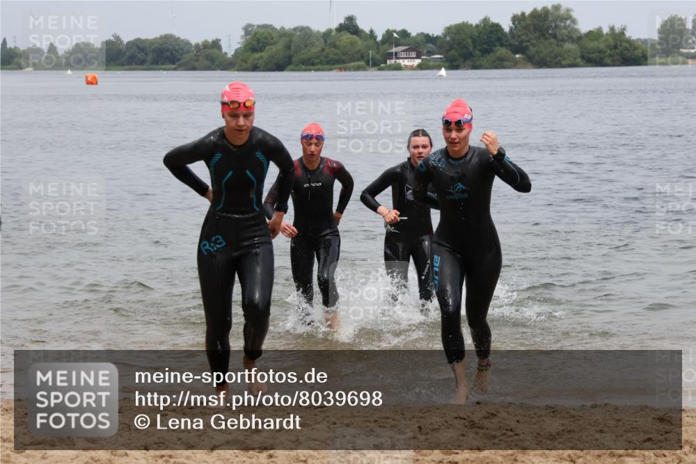 21.06.2025 - 27. Vierlanden-Triathlon Lena Gebhardt http://msf.ph/oto/8039698 15.06.2025 12:36:05 Schwimmen 1089, 1090, 1091, 1092 meine-sportfotos.de