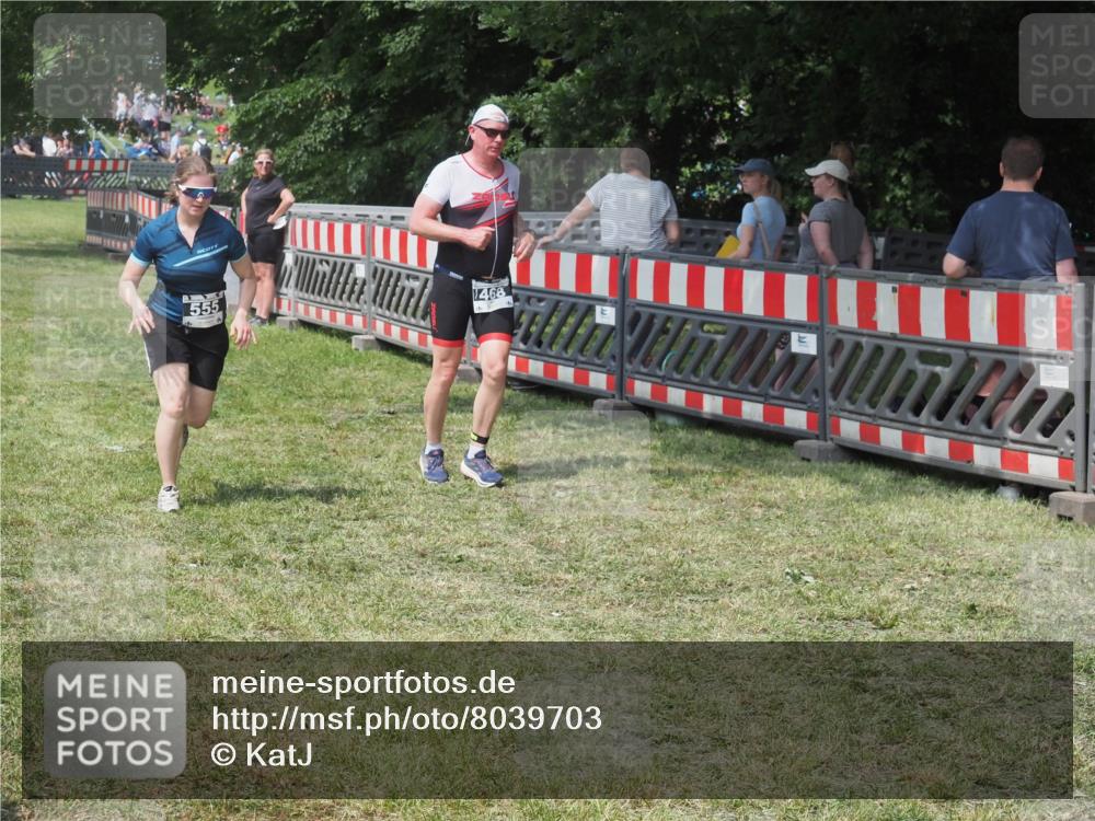 15.06.2025 - 27. Vierlanden-Triathlon KatJ http://msf.ph/oto/8039703 15.06.2025 11:36:50 Schwimmen  meine-sportfotos.de