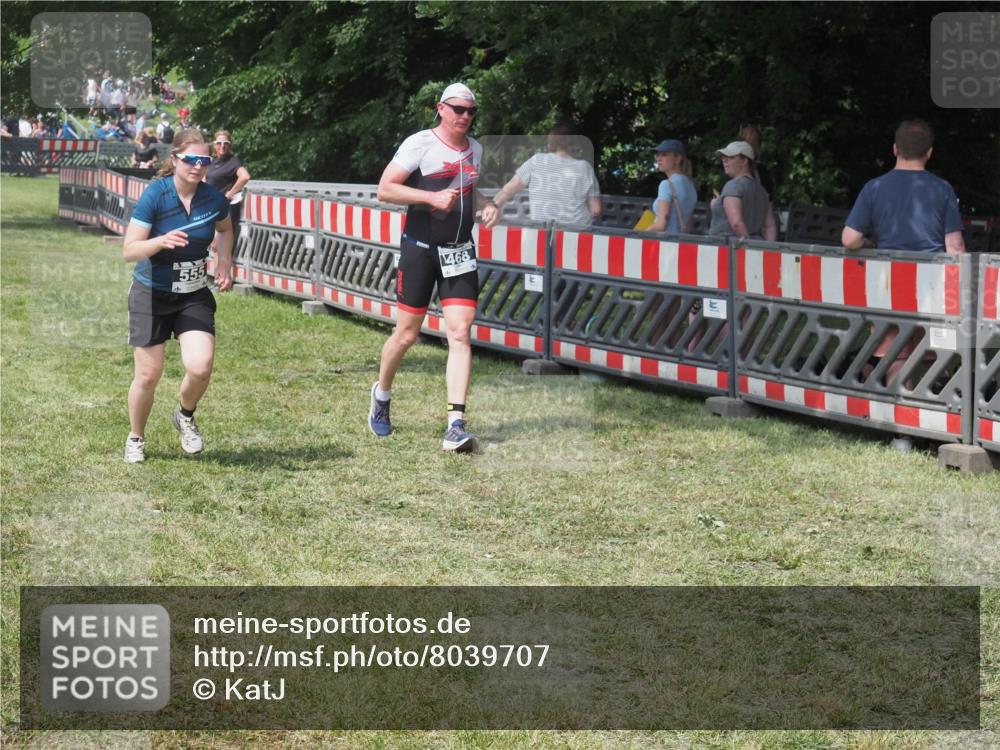 15.06.2025 - 27. Vierlanden-Triathlon KatJ http://msf.ph/oto/8039707 15.06.2025 11:36:50 Schwimmen  meine-sportfotos.de