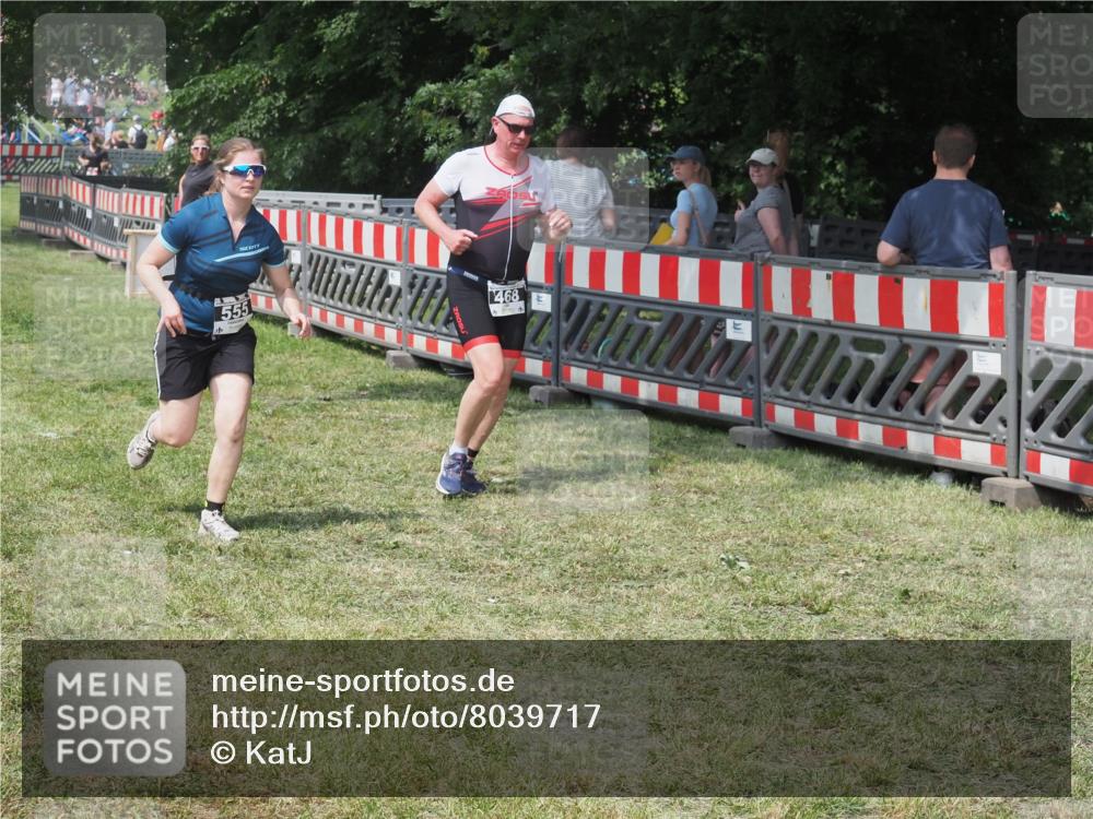 15.06.2025 - 27. Vierlanden-Triathlon KatJ http://msf.ph/oto/8039717 15.06.2025 11:36:51 Schwimmen  meine-sportfotos.de