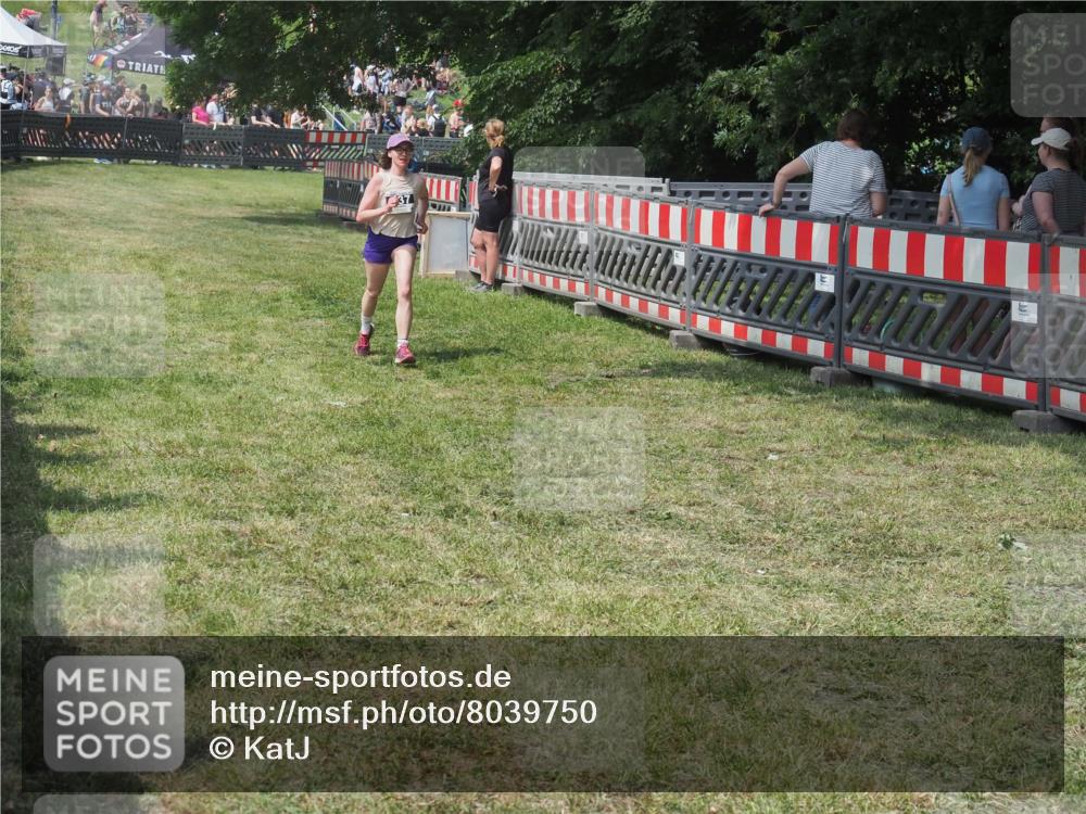 21.06.2025 - 27. Vierlanden-Triathlon KatJ http://msf.ph/oto/8039750 15.06.2025 11:37:01 Schwimmen  meine-sportfotos.de