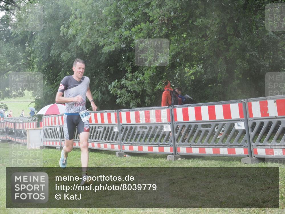 21.06.2025 - 27. Vierlanden-Triathlon KatJ http://msf.ph/oto/8039779 15.06.2025 14:24:31 Ziel 1258 meine-sportfotos.de
