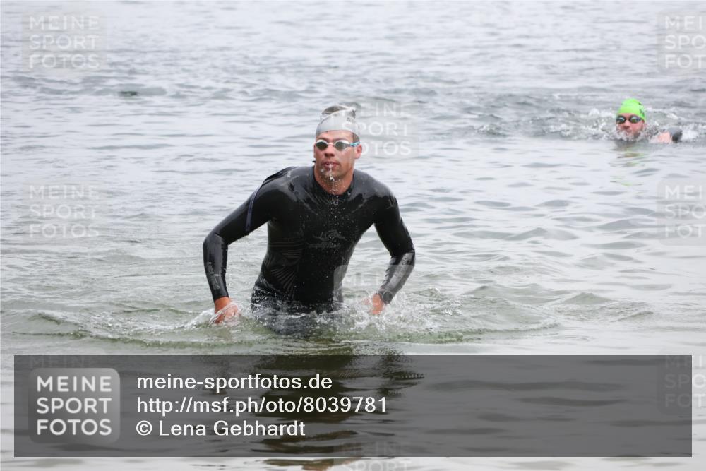 21.06.2025 - 27. Vierlanden-Triathlon Lena Gebhardt http://msf.ph/oto/8039781 15.06.2025 12:52:57 Schwimmen  meine-sportfotos.de
