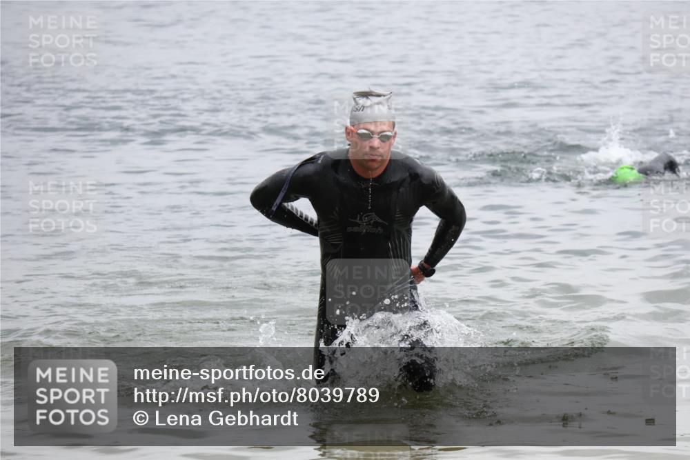 21.06.2025 - 27. Vierlanden-Triathlon Lena Gebhardt http://msf.ph/oto/8039789 15.06.2025 12:52:59 Schwimmen  meine-sportfotos.de