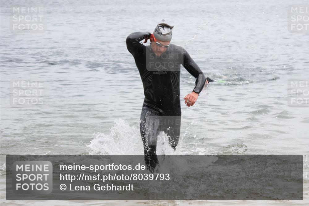 21.06.2025 - 27. Vierlanden-Triathlon Lena Gebhardt http://msf.ph/oto/8039793 15.06.2025 12:53:00 Schwimmen  meine-sportfotos.de