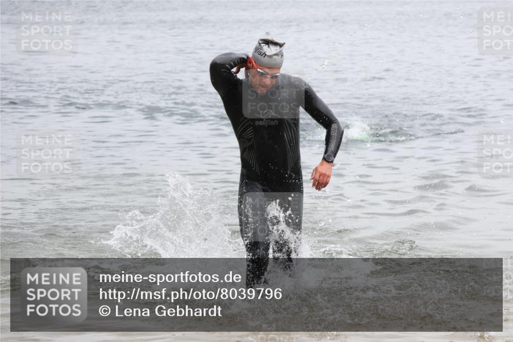 21.06.2025 - 27. Vierlanden-Triathlon Lena Gebhardt http://msf.ph/oto/8039796 15.06.2025 12:53:00 Schwimmen  meine-sportfotos.de