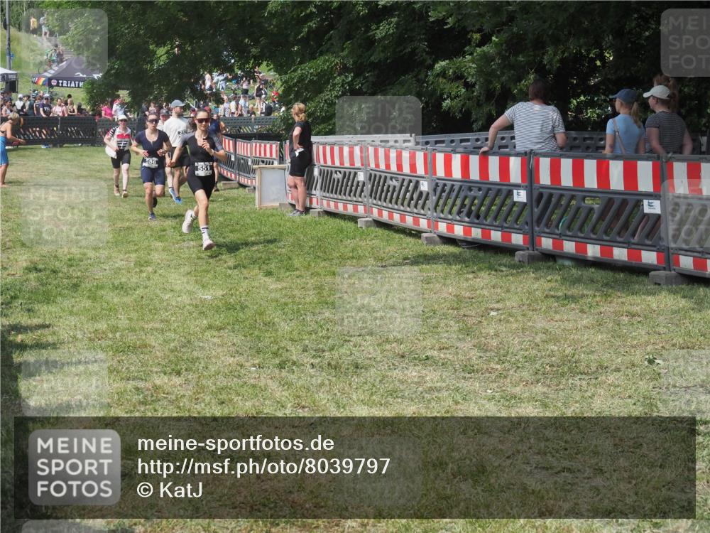 15.06.2025 - 27. Vierlanden-Triathlon KatJ http://msf.ph/oto/8039797 15.06.2025 11:37:24 Schwimmen  meine-sportfotos.de