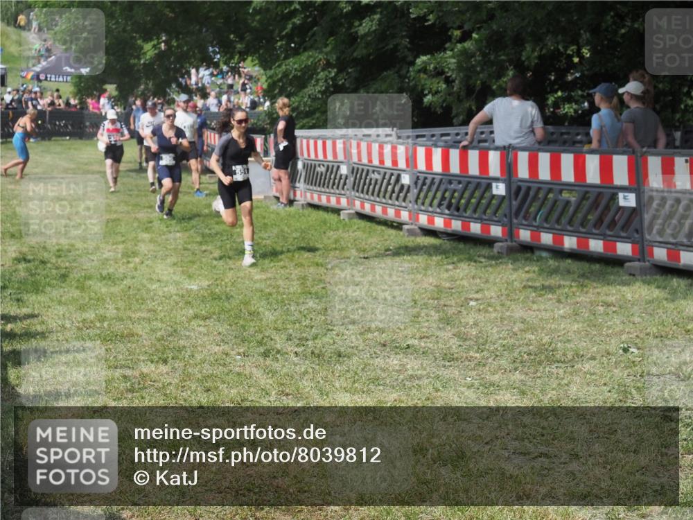 15.06.2025 - 27. Vierlanden-Triathlon KatJ http://msf.ph/oto/8039812 15.06.2025 11:37:24 Schwimmen  meine-sportfotos.de