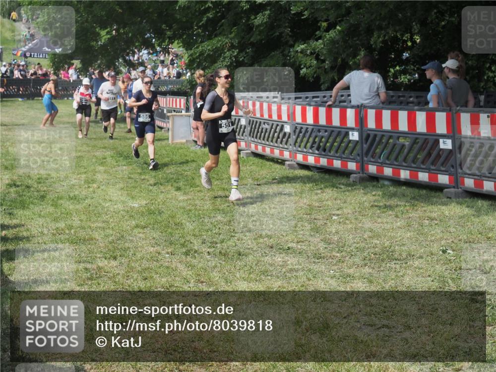 15.06.2025 - 27. Vierlanden-Triathlon KatJ http://msf.ph/oto/8039818 15.06.2025 11:37:25 Schwimmen  meine-sportfotos.de