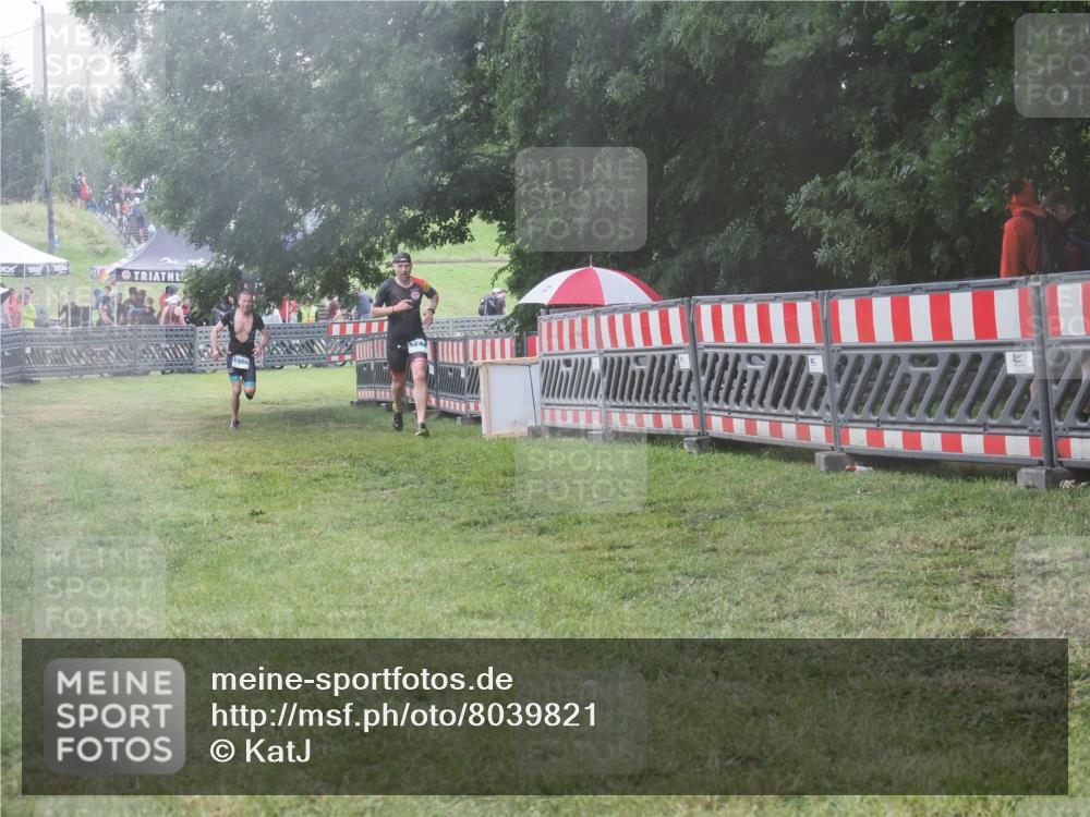 21.06.2025 - 27. Vierlanden-Triathlon KatJ http://msf.ph/oto/8039821 15.06.2025 14:25:00 Ziel 1246, 1306 meine-sportfotos.de