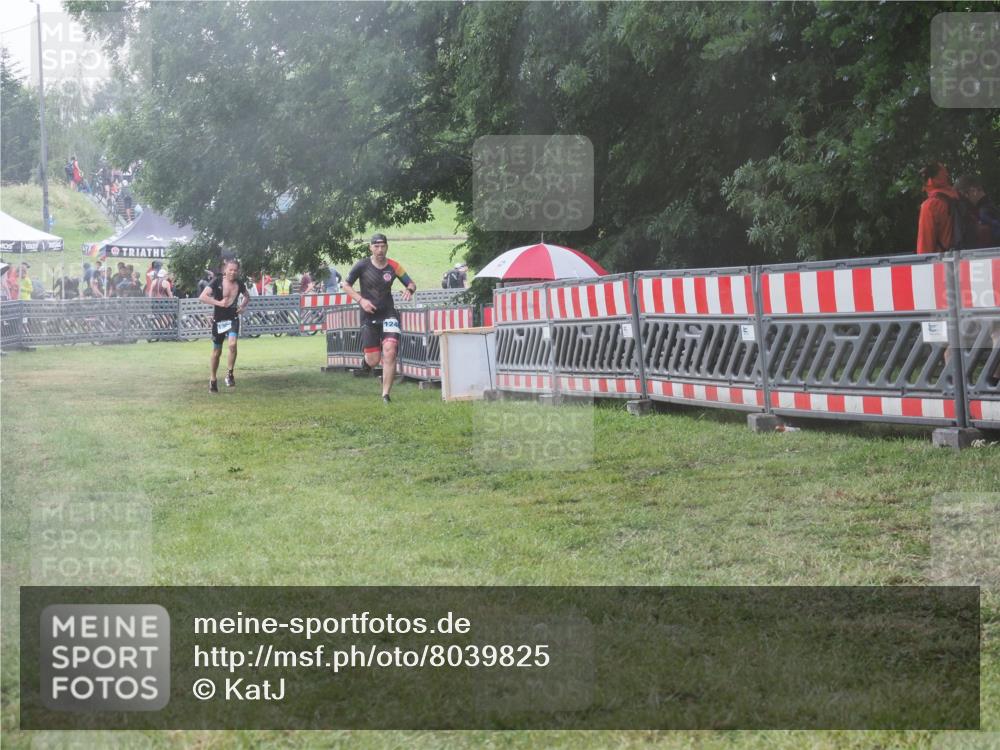 21.06.2025 - 27. Vierlanden-Triathlon KatJ http://msf.ph/oto/8039825 15.06.2025 14:25:01 Ziel 1246, 1306 meine-sportfotos.de