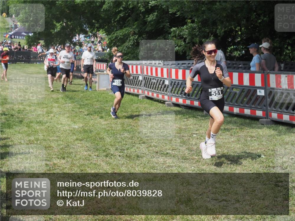 15.06.2025 - 27. Vierlanden-Triathlon KatJ http://msf.ph/oto/8039828 15.06.2025 11:37:25 Schwimmen  meine-sportfotos.de