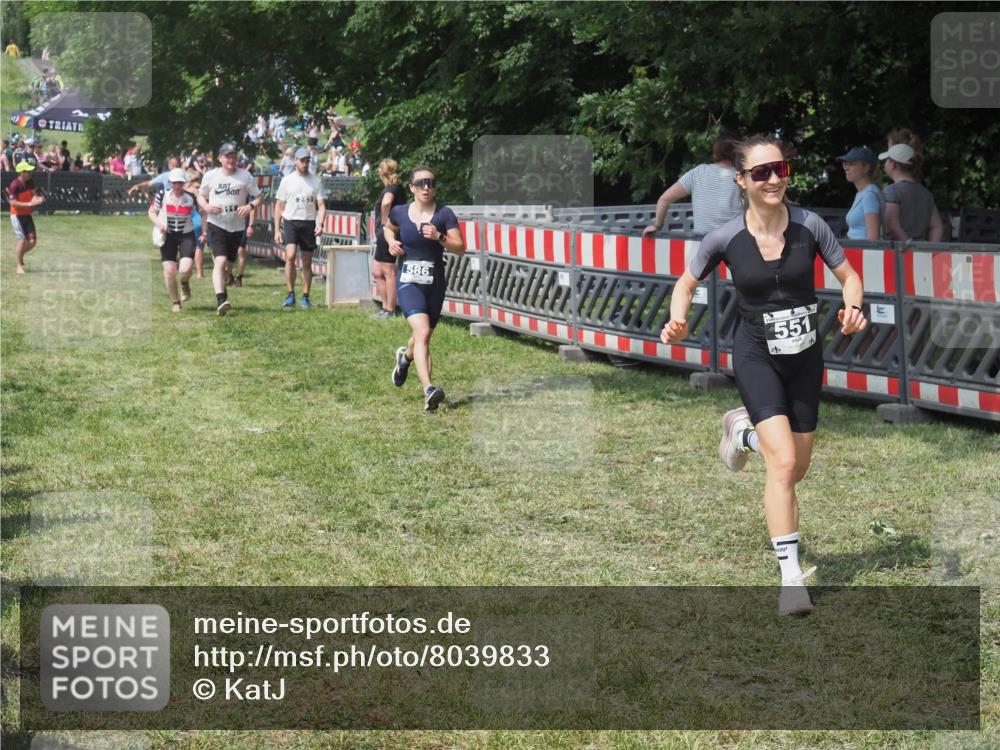 15.06.2025 - 27. Vierlanden-Triathlon KatJ http://msf.ph/oto/8039833 15.06.2025 11:37:26 Schwimmen  meine-sportfotos.de